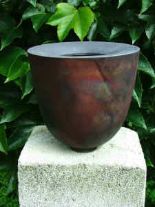 Vase mit Kupfermattierung